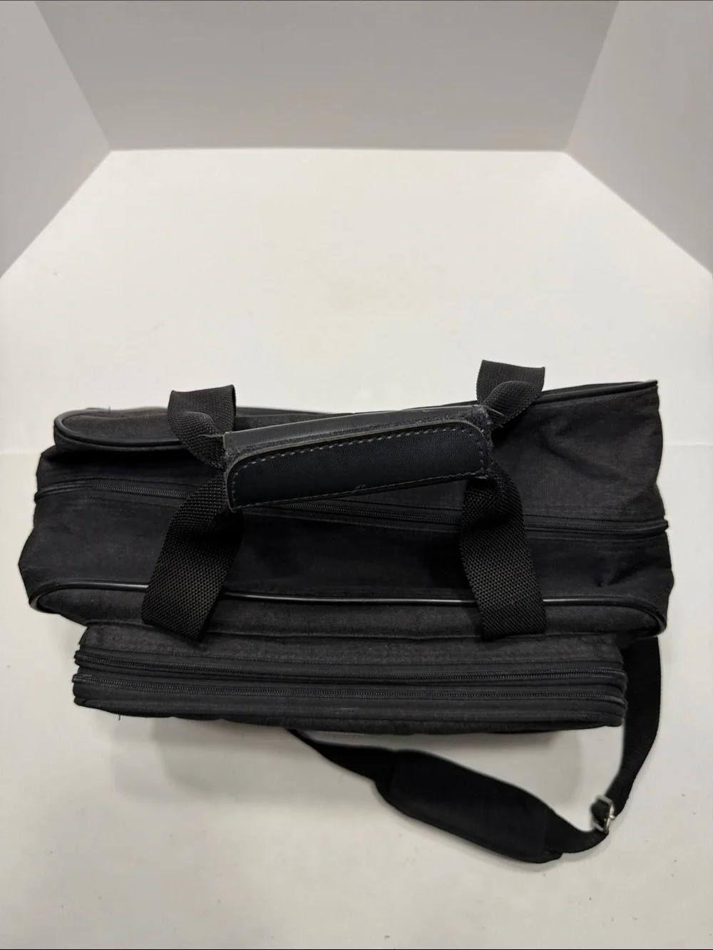 American Flyer Black Men's Laptop Messenger Bag with Adjustable Shoulder Strap